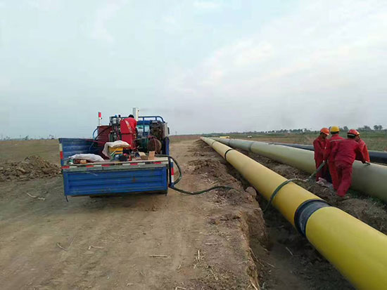 保溫管合口機(jī) Q2600聚氨酯保溫發(fā)泡機(jī) 原料加熱功率11KW 現(xiàn)場補(bǔ)口(圖1) 保溫管合口機(jī) 現(xiàn)場接頭補(bǔ)口機(jī)Q2600