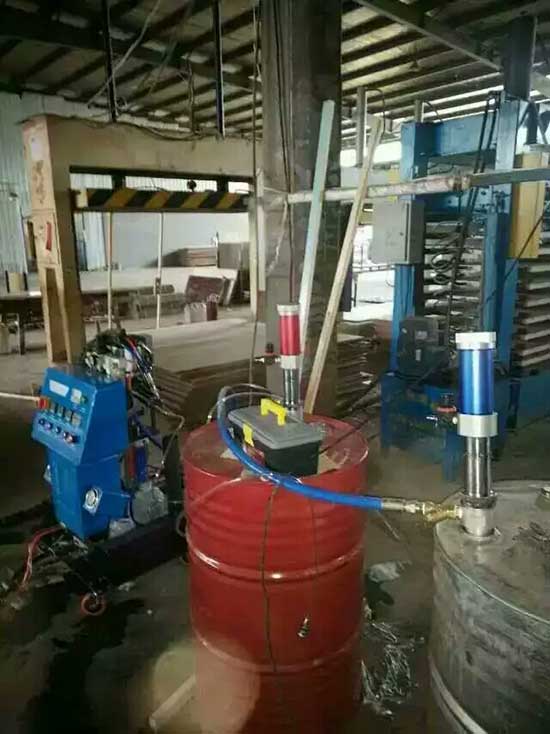 JNJX-Q2600D-聚氨酯門(mén)板發(fā)泡設(shè)備